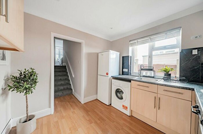 1 Bedroom Flat To Rent In Richmond Road, Southampton, Hampshire, SO15