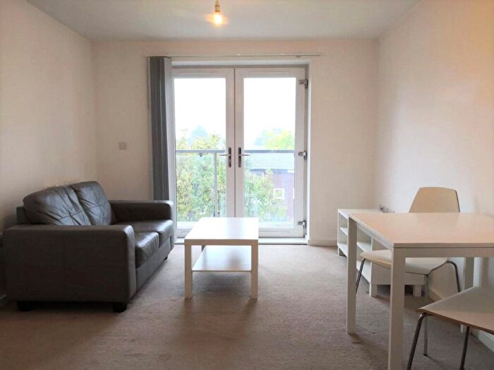 1 Bedroom Flat For Sale In Elmira Way, Spinner House, M5
