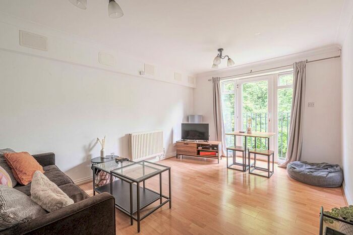 2 Bedroom Flat To Rent In Ribblesdale Avenue, Friern Barnet, London, N11