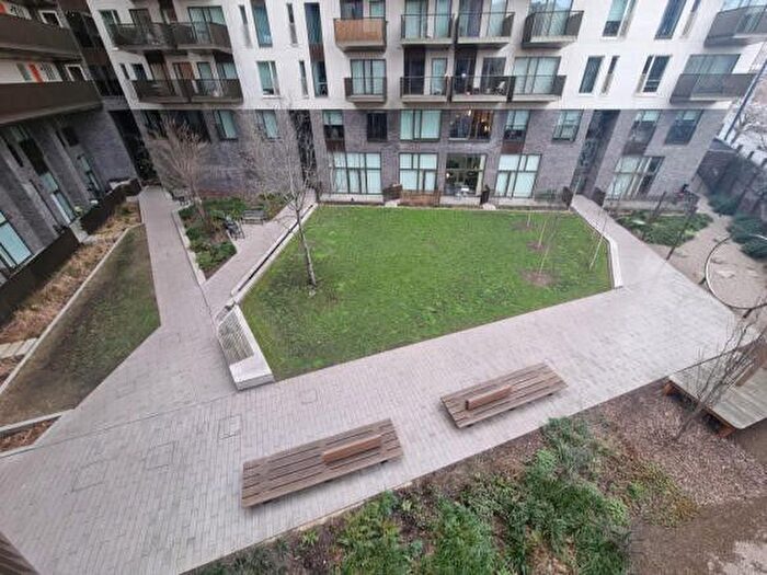 2 Bedroom Flat To Rent In Maud Street, Canningtown, London, E16