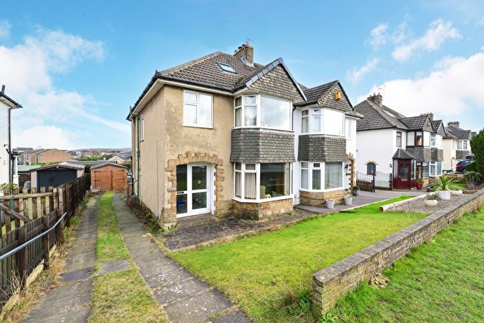 4 Bedroom Semi Detached House For Sale In Warren Lane, Eldwick, Bingley, West Yorkshire, BD16