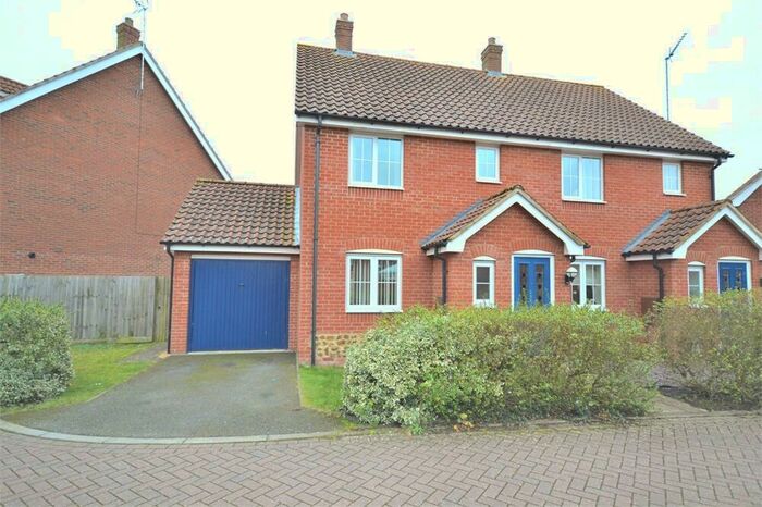 2 Bedroom Semi-Detached House To Rent In Consort Road South Wootton, King'S Lynn, PE30