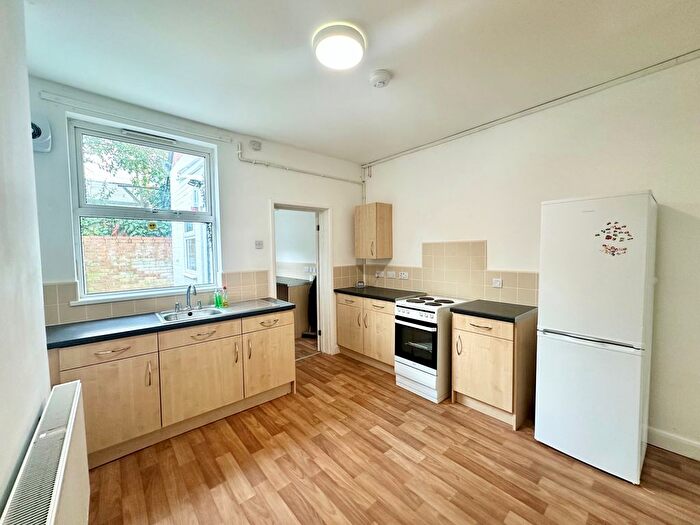 3 Bedroom Terraced House To Rent In Birrell Road, Nottingham, NG7
