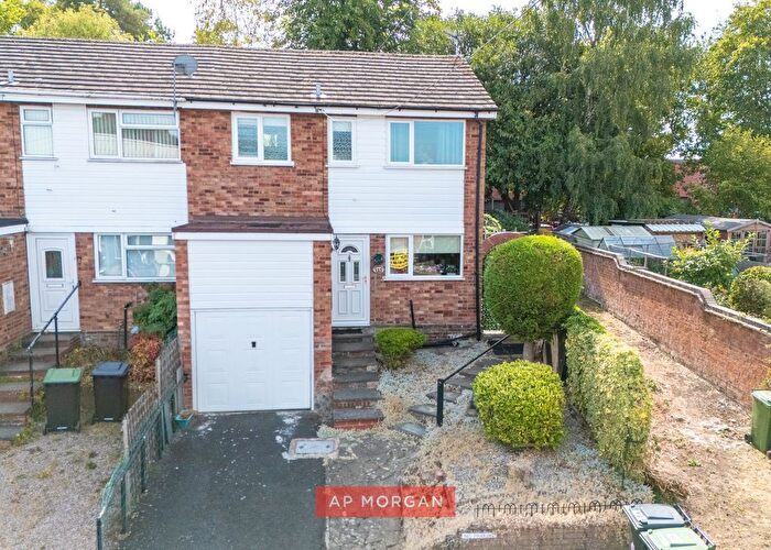 3 Bedroom End Of Terrace House For Sale In Worcester Road, Bromsgrove, Worcestershire, B61