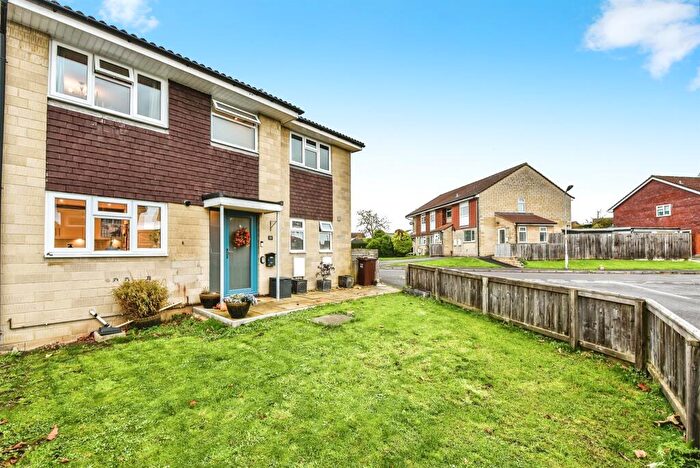 4 Bedroom Link Detached House For Sale In Ludlow Close, Frome, BA11