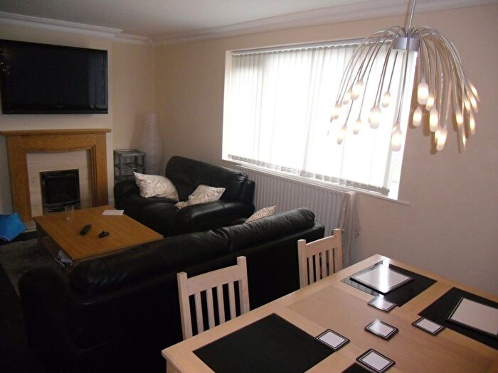 3 Bedroom Property To Rent In Grove Lane, B17