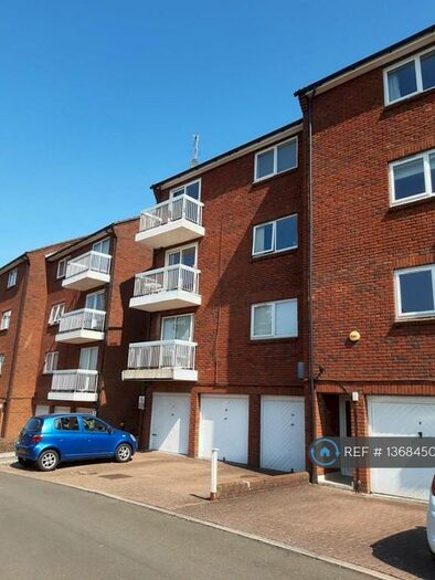 2 Bedroom Flat To Rent In Theresa's Walk, South Croydon, CR2