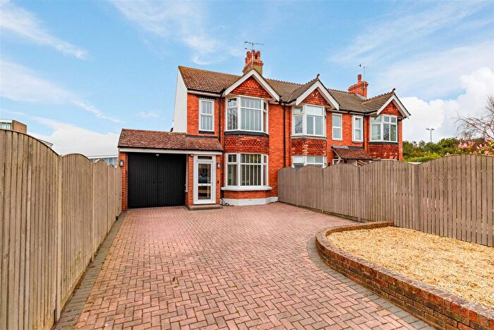 3 Bedroom End Terrace House For Sale In Sackville Road, Worthing, BN14