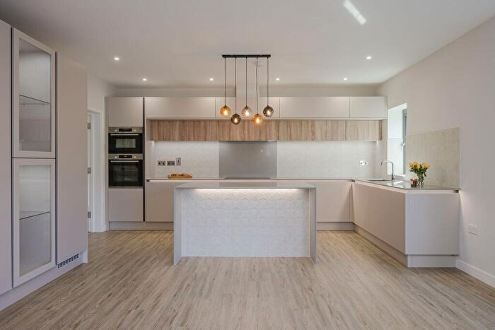 4 Bedroom Detached House To Rent In Chartland Close, Great Bookham, KT23