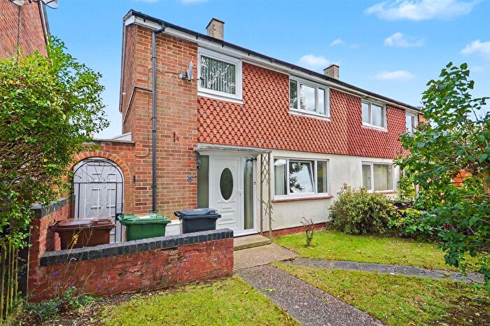 3 Bedroom Semi-Detached House For Sale In , Heathfield Walk, Corby, NN18