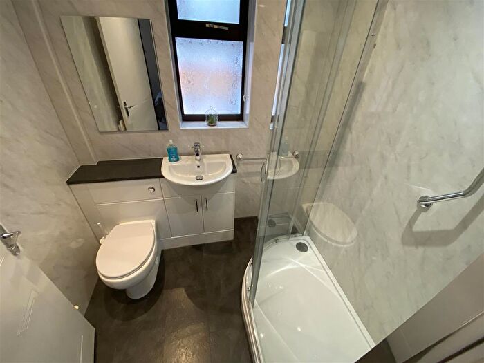 2 Bedroom Detached Bungalow For Sale In Pennine Way, Located Off Chiltern Road, Swadlincote, DE11