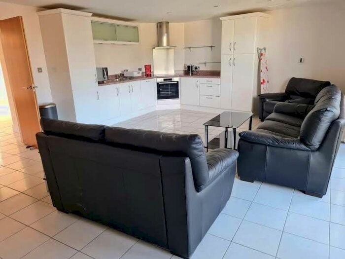 2 Bedroom Flat To Rent In Gloucester Road, Cheltenham, GL51