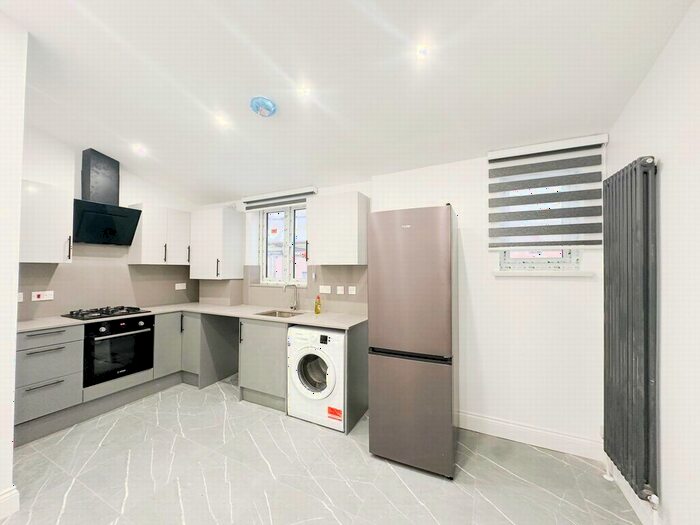 3 Bedroom Flat To Rent In Millers Terrace, London, E8