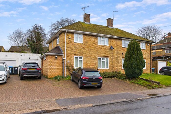 3 Bedroom Semi Detached House For Sale In Lindlings, Hemel Hempstead, HP1