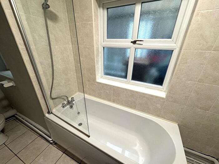 1 Bedroom Flat To Rent In Grange Court, ST6