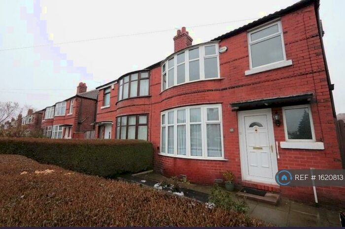 4 Bedroom Semi-Detached House To Rent In Finchley Road, Manchester, M14