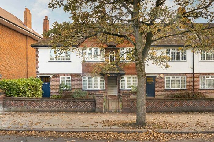 2 Bedroom Flat For Sale In Windmill Road, Ealing, W5