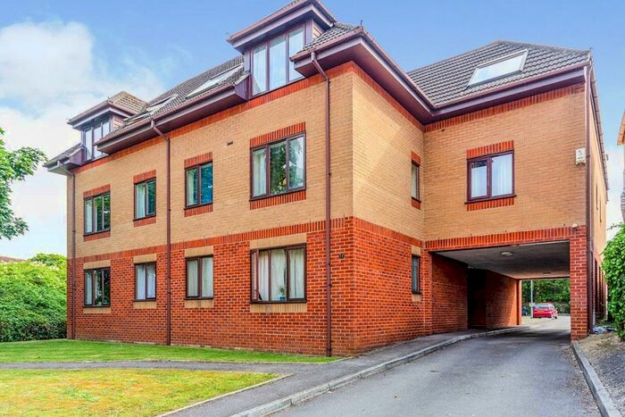 1 Bedroom Flat To Rent In St. Denys Road, Southampton, SO17