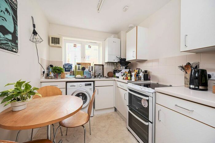 2 Bedroom Flat To Rent In Eastway, Hackney Wick, London, E9