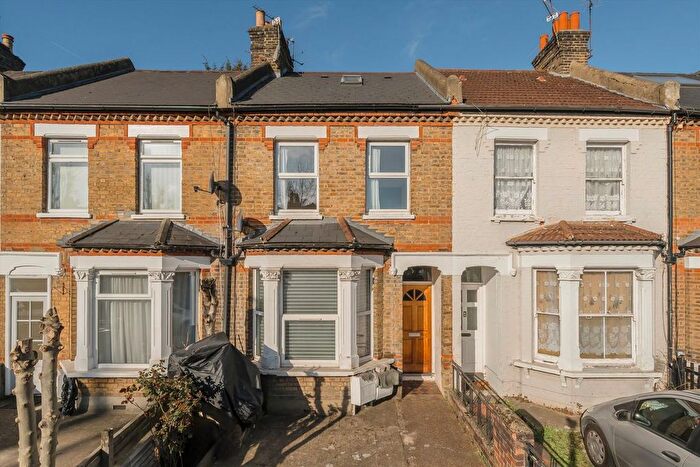 1 Bedroom Flat To Rent In Eccleston Road, London, W13