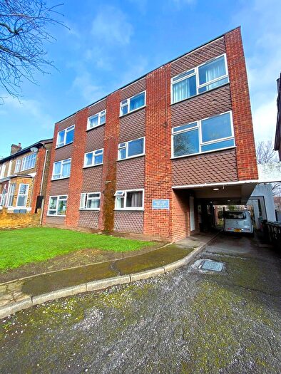 1 Bedroom Flat To Rent In Beech Court, Fairlop Road, Leytonstone, E11