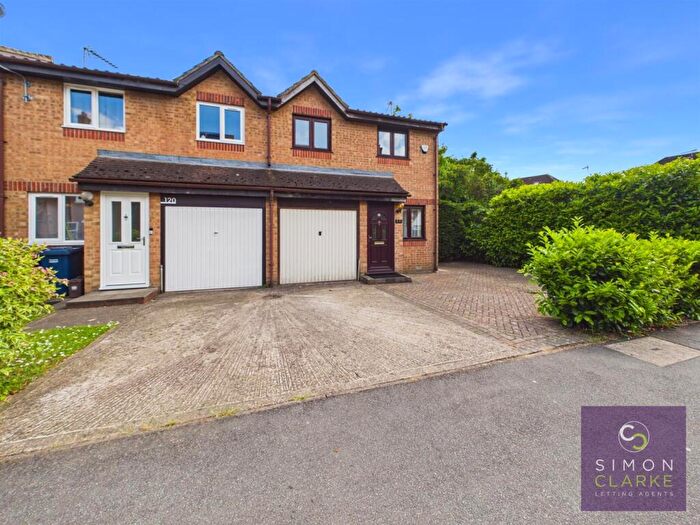 3 Bedroom Semi-Detached House To Rent In Sweets Way, Whetstone, N20