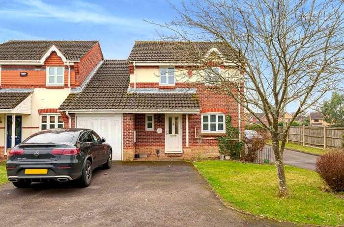 4 Bedroom End Of Terrace House To Rent In Pantheon Road, Scantabout, Chandler's Ford, SO53