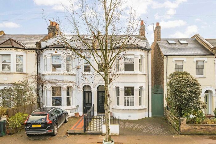 3 Bedroom Property For Sale In Burntwood Lane, Earlsfield, SW17