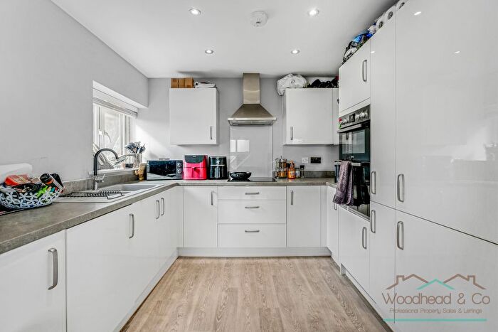 3 Bedroom Flat For Sale In Gilbert House, Hensman Close, Rushden, NN10