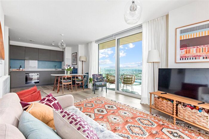 2 Bedroom Apartment For Sale In Daneland Walk, London, N17