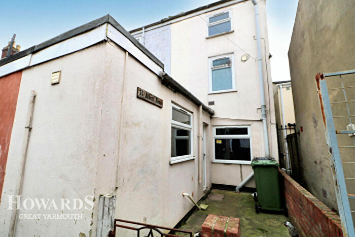 3 Bedroom Terraced House For Sale In Old Wellington Place, Great Yarmouth, NR30