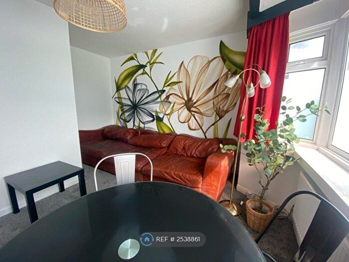 6 Bedroom Semi-Detached House To Rent In Horspath Road, Oxford, OX4