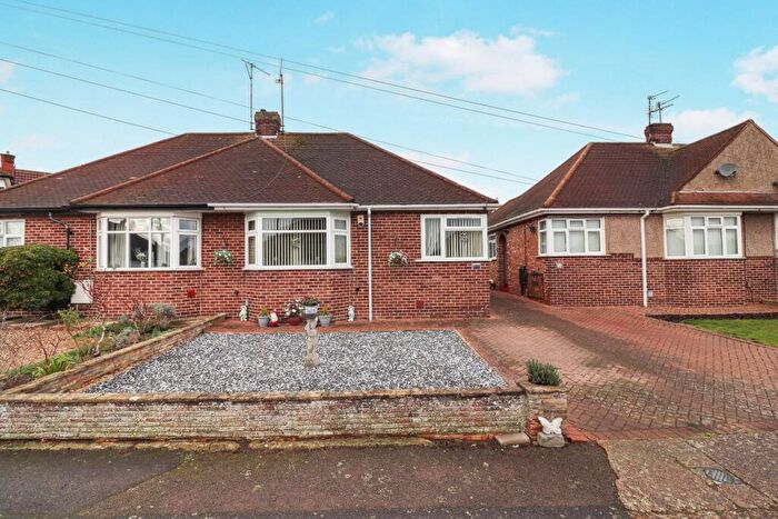 2 Bedroom Semi-Detached Bungalow For Sale In Upper Park Avenue, Rushden, NN10