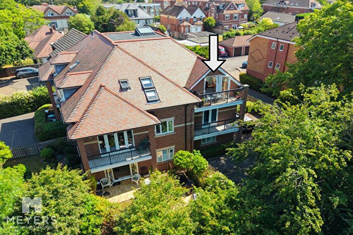3 Bedroom Flat For Sale In Stourwood Avenue, Bournemouth, BH6
