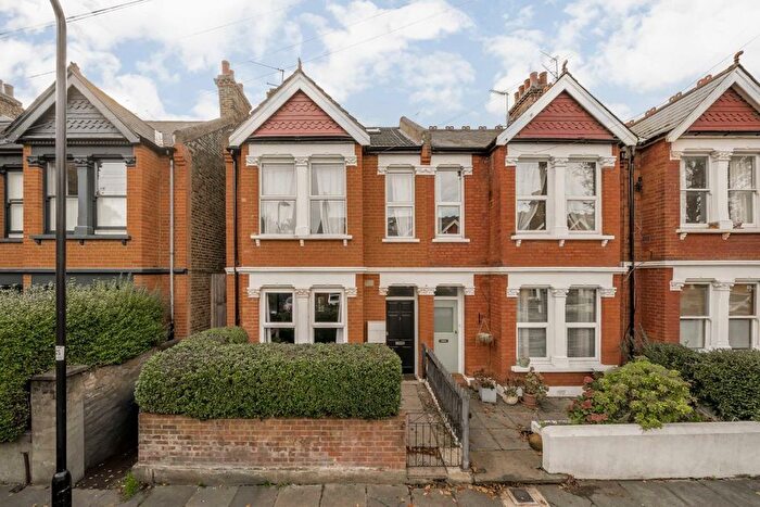 2 Bedroom Flat For Sale In Ivy Crescent, Chiswick, W4