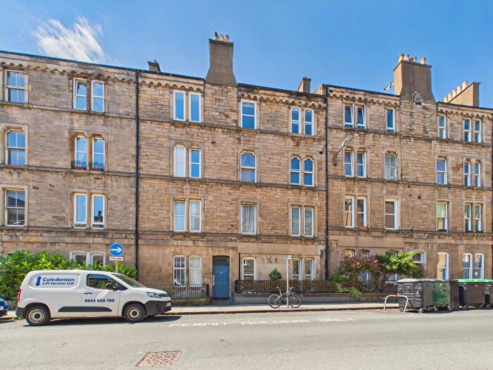 3 Bedroom Flat To Rent In Grove Street, Fountainbridge, Edinburgh, EH3