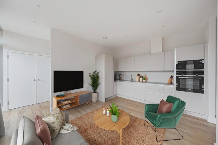 2 Bedroom Apartment To Rent In Woking, Surrey, GU21