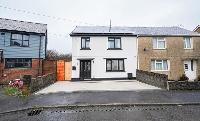3 Bedroom Semi-Detached House For Sale In Berwick Road, Bynea, Llanelli, SA14