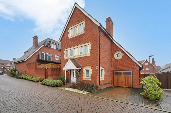 4 Bedroom Detached House For Sale In Cuneo Mews, Millbrook Park, NW7