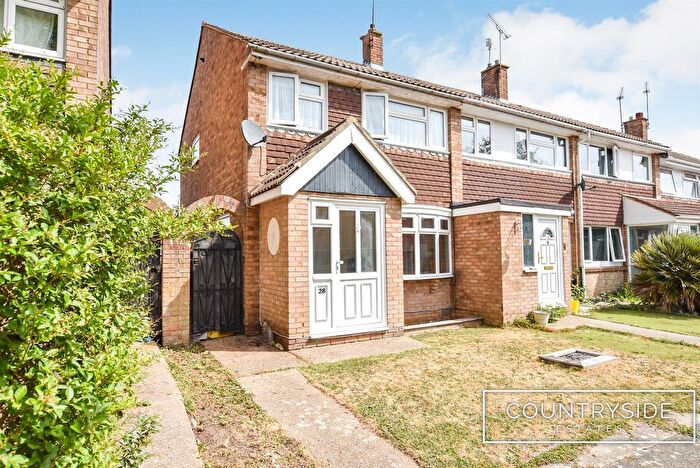 3 Bedroom Terraced House For Sale In The Rundels, Thundersley, SS7