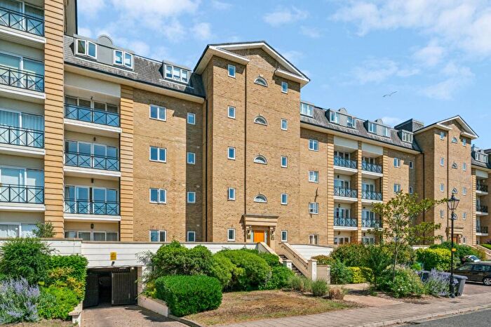 2 Bedroom Flat For Sale In Wyatt Drive, Barnes, SW13