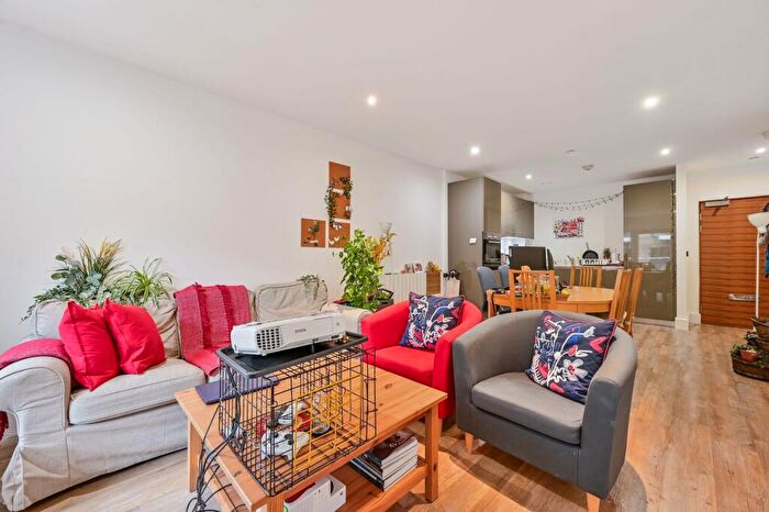 1 Bedroom Flat To Rent In Compton House, Woolwich, London, SE18
