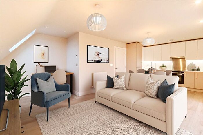 2 Bedroom Flat For Sale In Langley Road, Staines-Upon-Thames, Surrey, TW18