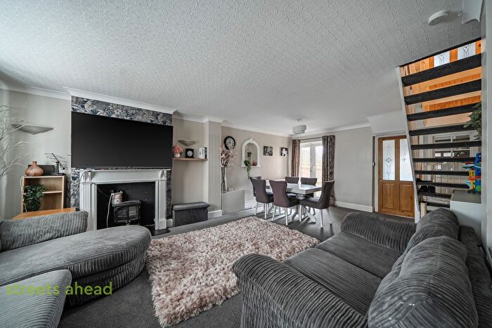 3 Bedroom Terraced House For Sale In Dalmally Road, Croydon, CR0