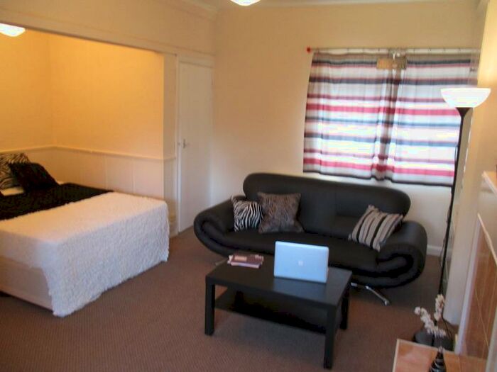 Studio To Rent In Cumberland Court, LS6