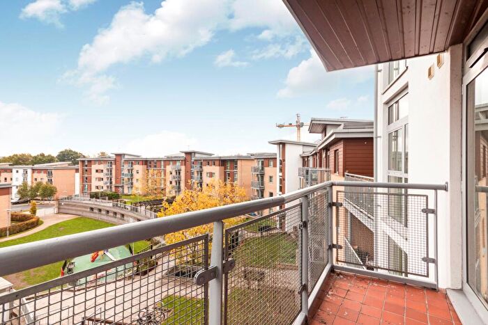 2 Bedroom Flat To Rent In Kelvin Gate, Bracknell, RG12