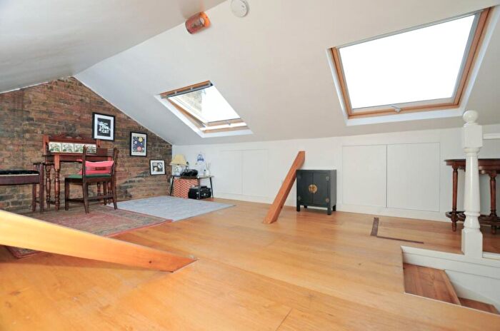 2 Bedroom Flat To Rent In Farleigh Road, Stoke Newington, N16