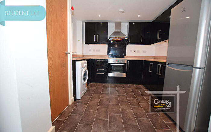 3 Bedroom Flat To Rent In |Ref: |, Dakota Court, Parkville Road, Southampton, SO16