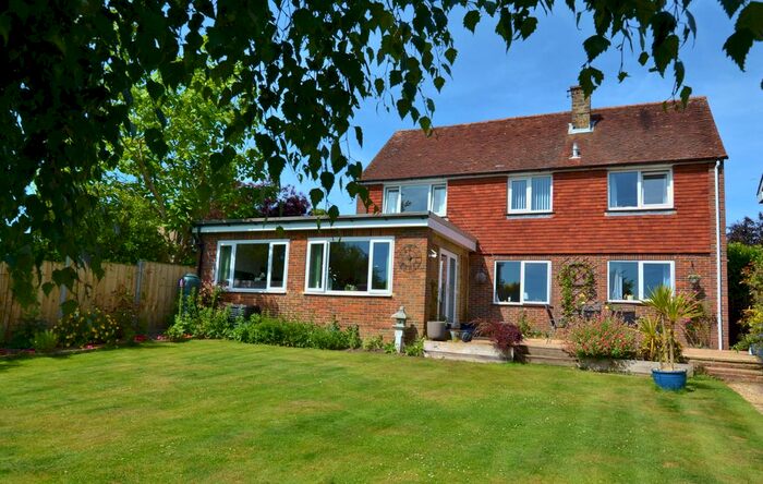 3 Bedroom Detached House For Sale In Sheepdown Close, Petworth, GU28