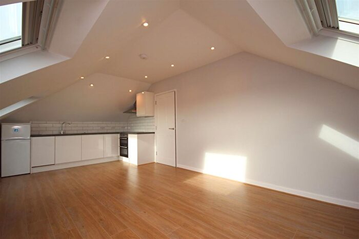 1 Bedroom Flat To Rent In Manor Park Road, Harlesden, NW10